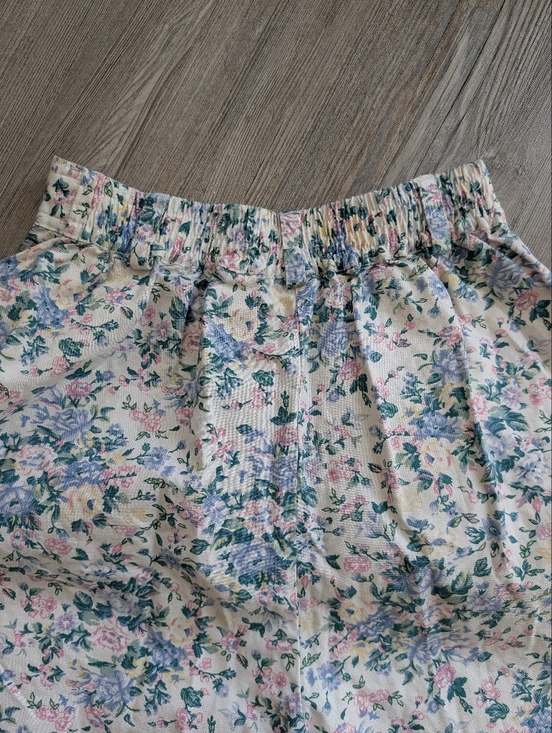 Vintage Floral A-Line Shorts in Pastel Pink and Blue - Picture 3 of 8